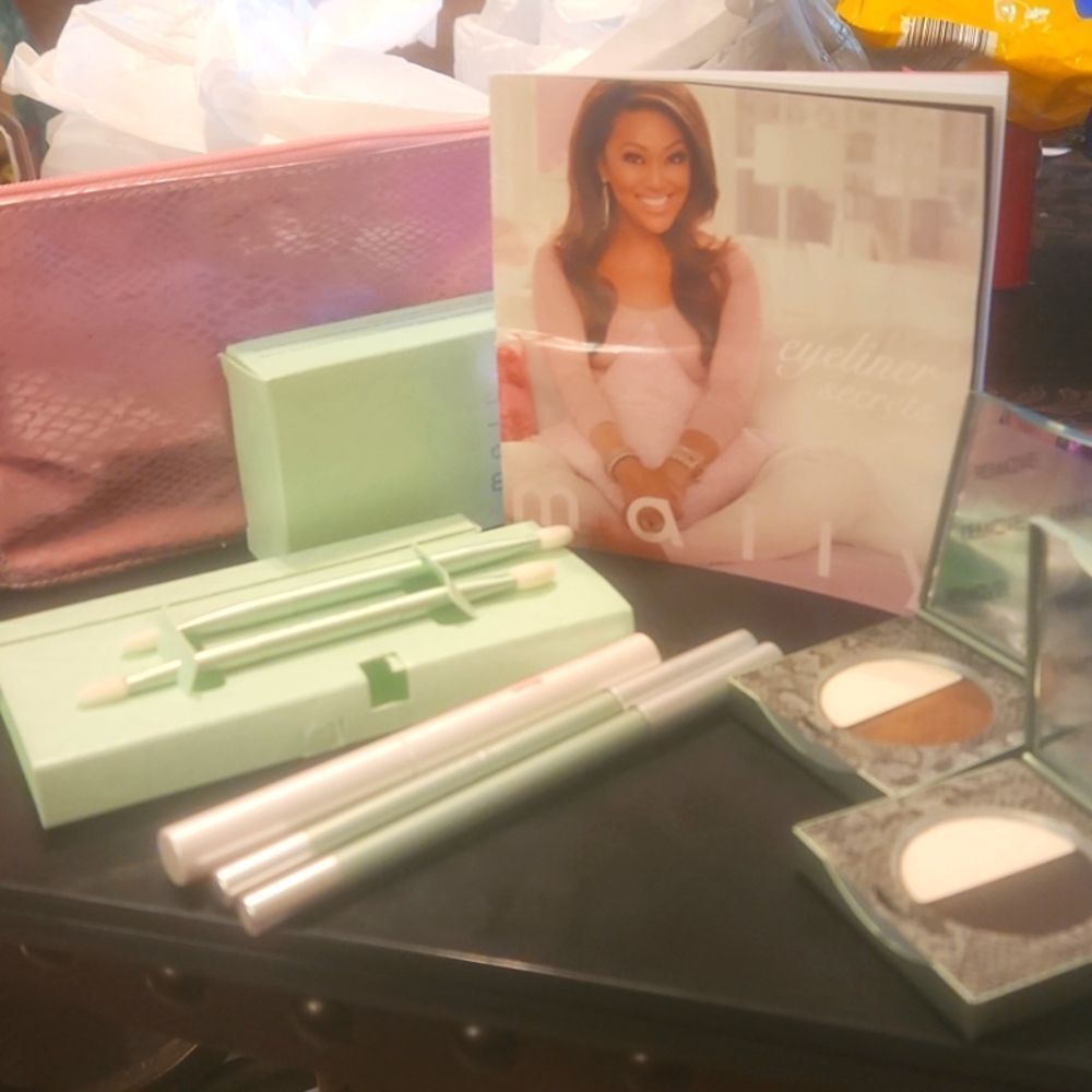 Mally Eye Makeup With Bag